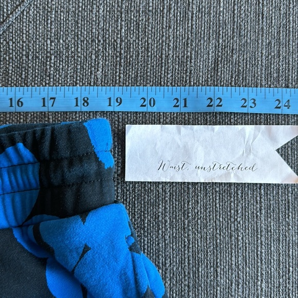 🆕 listing! Stylish sweats (pants only) - Picture 4 of 9